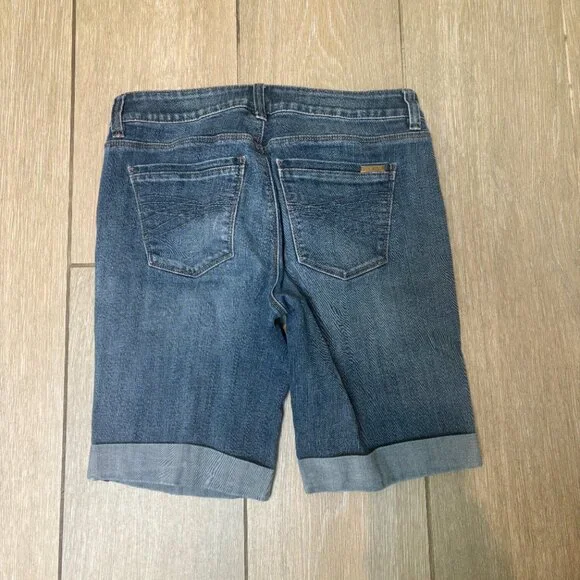 White House Black Market denim shorts - Picture 3 of 7
